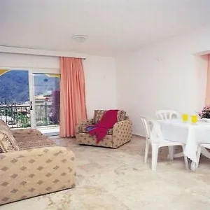 Otel Kleopatra ***
